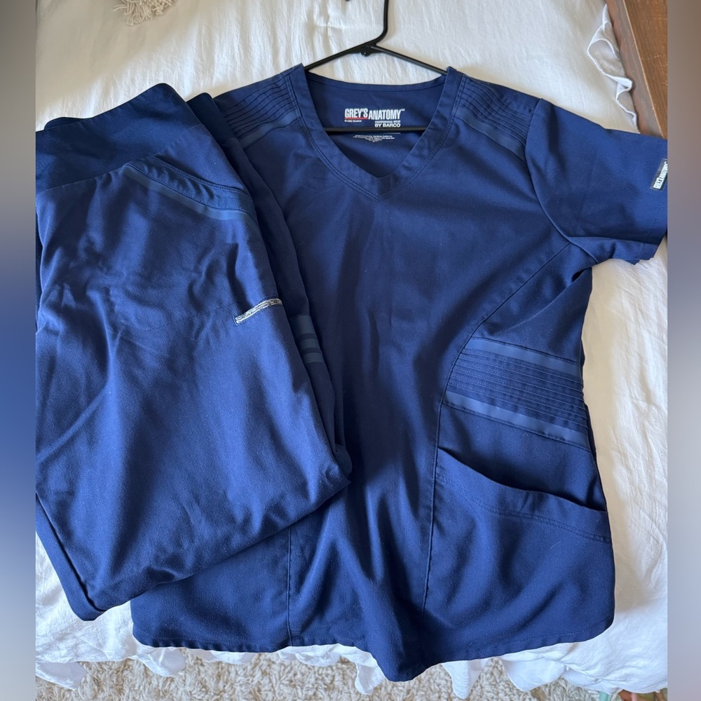 Grey's Anatomy women’s scrub set